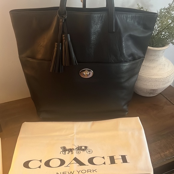 Coach Legacy Tote - Picture 8 of 8